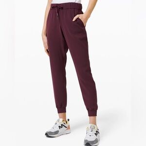 lululemon On the Fly Jogger 28”